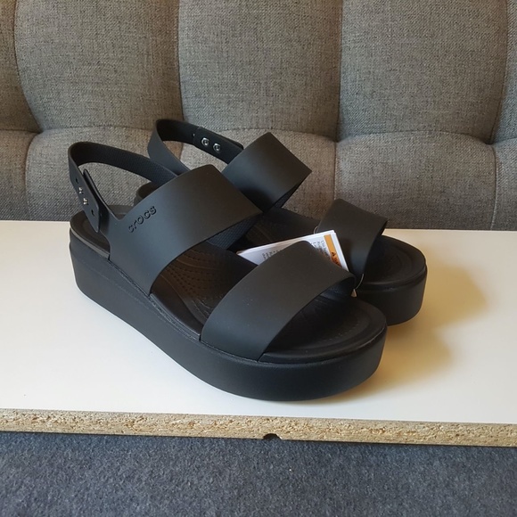 NWT Crocs Women's Wedge Chunky Platform Sandals - Black - Picture 3 of 10